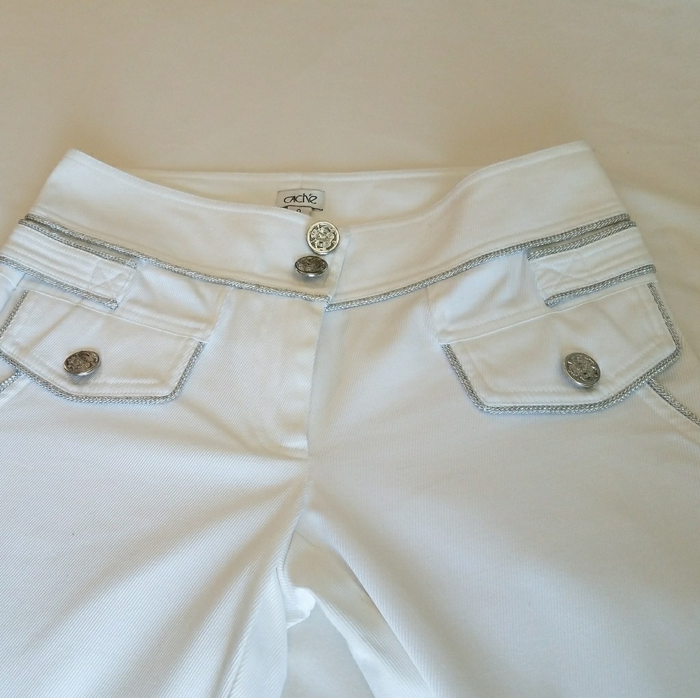 Cach'e - Picture 2 of 6